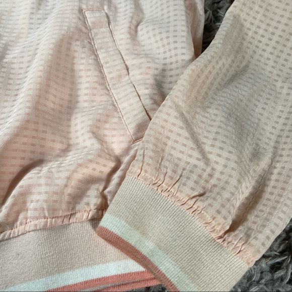 Merona 📌small light pink/coral lightweight zip up jacket. Checkered type design - Picture 3 of 5